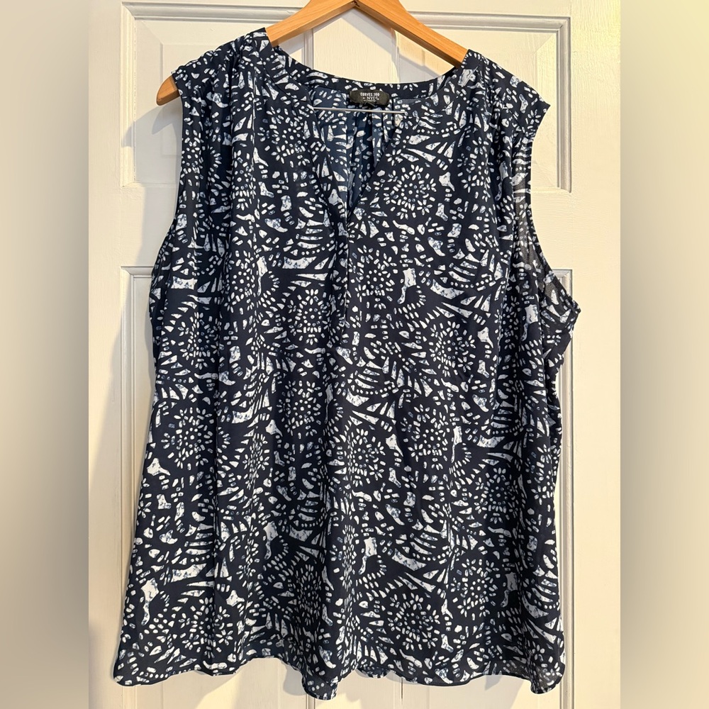 NYDJ Navy and White Floral Sleeveless Blouse